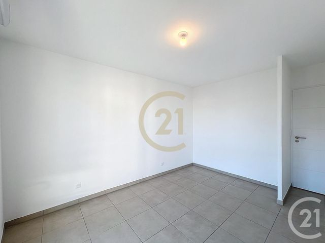 Appartement T3 &agrave; louer - 3 pi&egrave;ces - 69,30 m2 - Cannes La Bocca - 06 - PROVENCE-ALPES-COTE-D-AZUR