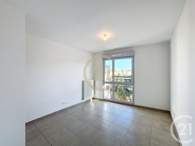 Appartement T3 &agrave; louer - 3 pi&egrave;ces - 69,30 m2 - Cannes La Bocca - 06 - PROVENCE-ALPES-COTE-D-AZUR