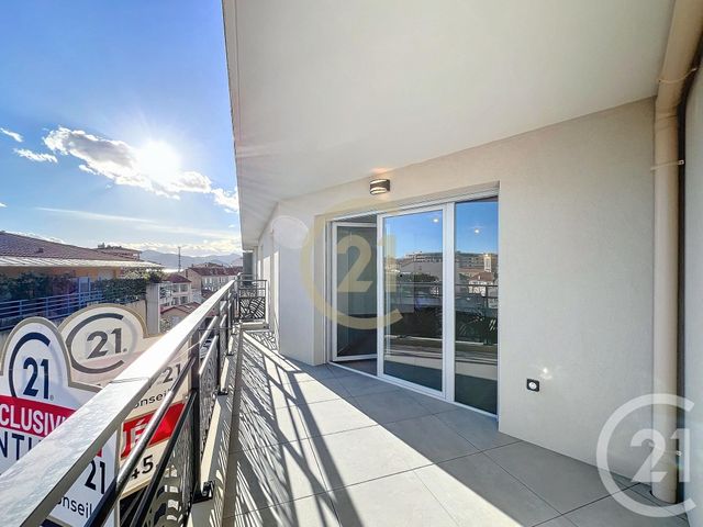 Appartement T3 &agrave; louer - 3 pi&egrave;ces - 69,30 m2 - Cannes La Bocca - 06 - PROVENCE-ALPES-COTE-D-AZUR
