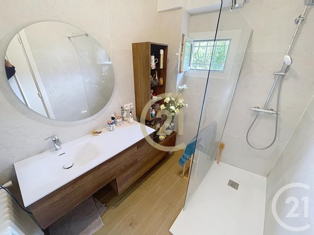 Appartement F3 à vendre - 3 pièces - 80,62 m2 - Cannes La Bocca - 06 - PROVENCE-ALPES-COTE-D-AZUR