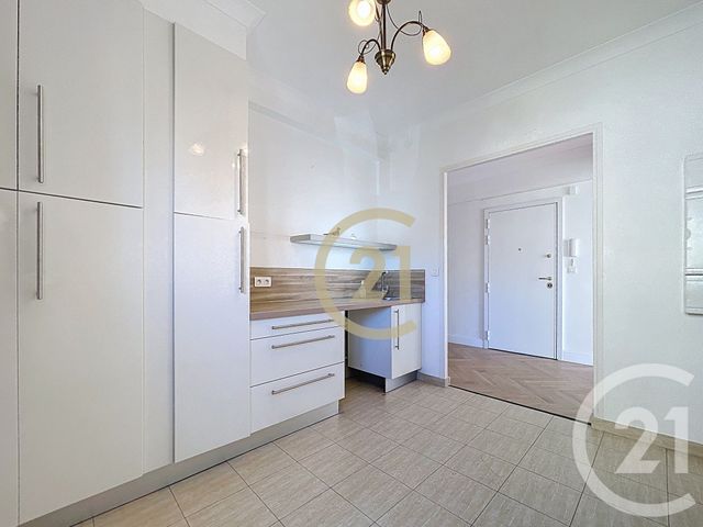 Appartement F3 &agrave; vendre - 3 pi&egrave;ces - 80,62 m2 - Cannes La Bocca - 06 - PROVENCE-ALPES-COTE-D-AZUR