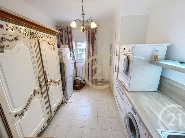 Appartement F3 à vendre - 3 pièces - 80,62 m2 - Cannes La Bocca - 06 - PROVENCE-ALPES-COTE-D-AZUR