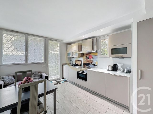 Appartement T2 à louer - 2 pièces - 32,80 m2 - Cannes La Bocca - 06 - PROVENCE-ALPES-COTE-D-AZUR