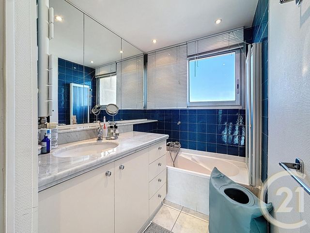 Appartement F3 à vendre - 3 pièces - 67,07 m2 - Cannes La Bocca - 06 - PROVENCE-ALPES-COTE-D-AZUR