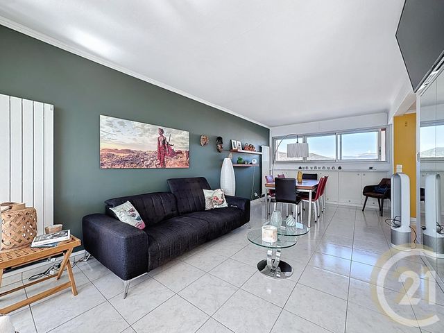 Appartement F3 à vendre - 3 pièces - 67,07 m2 - Cannes La Bocca - 06 - PROVENCE-ALPES-COTE-D-AZUR