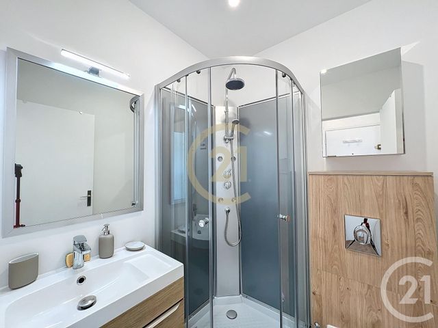 Appartement Studio &agrave; louer - 1 pi&egrave;ce - 26 m2 - Cannes La Bocca - 06 - PROVENCE-ALPES-COTE-D-AZUR