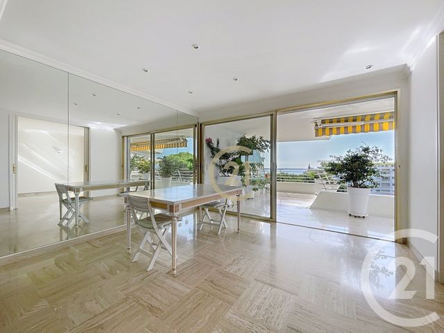 Appartement F3 à vendre - 3 pièces - 69,01 m2 - Cannes La Bocca - 06 - PROVENCE-ALPES-COTE-D-AZUR