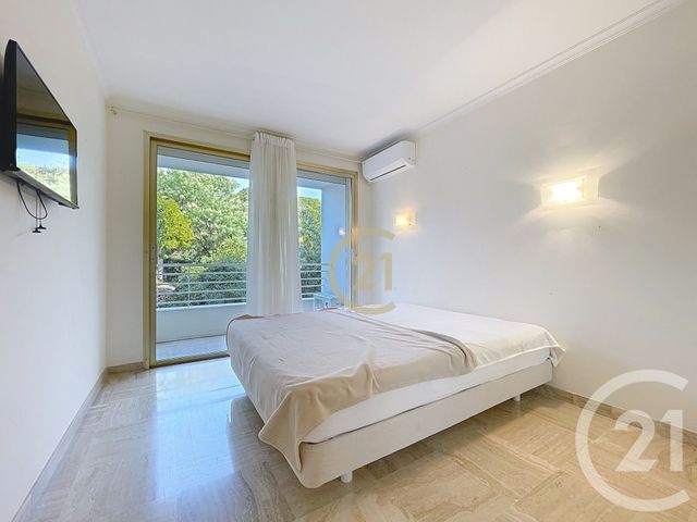 Appartement F3 à vendre - 3 pièces - 69,01 m2 - Cannes La Bocca - 06 - PROVENCE-ALPES-COTE-D-AZUR