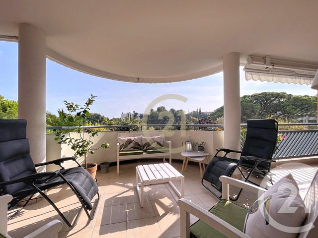 Appartement F4 à vendre - 4 pièces - 95 m2 - Cannes La Bocca - 06 - PROVENCE-ALPES-COTE-D-AZUR
