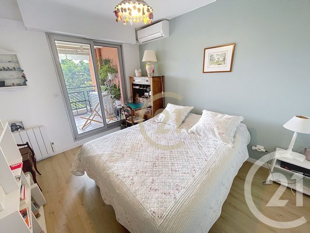 Appartement F4 à vendre - 4 pièces - 95 m2 - Cannes La Bocca - 06 - PROVENCE-ALPES-COTE-D-AZUR