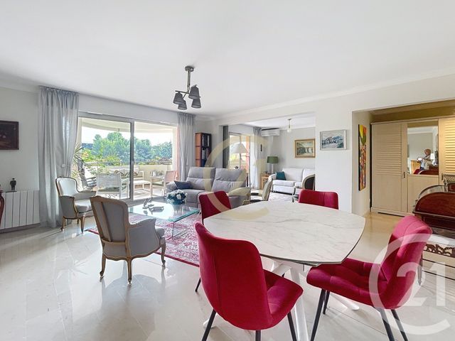 Appartement F4 à vendre - 4 pièces - 95 m2 - Cannes La Bocca - 06 - PROVENCE-ALPES-COTE-D-AZUR