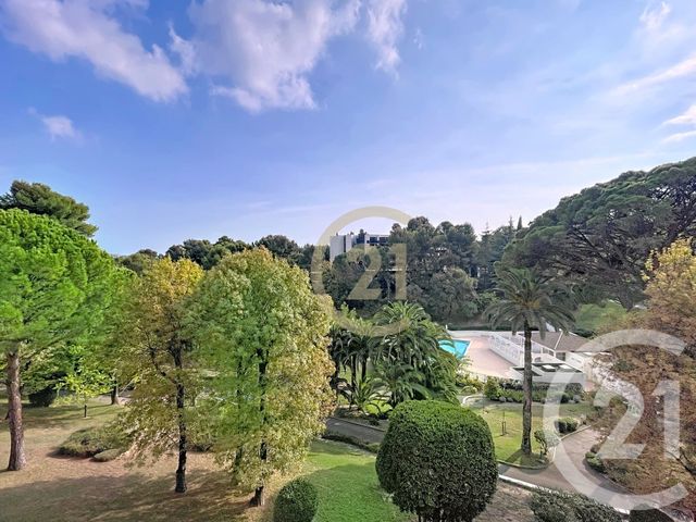 Appartement F4 à vendre - 4 pièces - 95 m2 - Cannes - 06 - PROVENCE-ALPES-COTE-D-AZUR