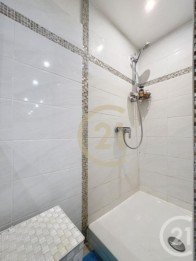 Appartement F2 à vendre - 2 pièces - 52,38 m2 - Cannes La Bocca - 06 - PROVENCE-ALPES-COTE-D-AZUR