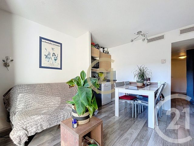 Appartement F2 à vendre - 2 pièces - 25,70 m2 - Cannes La Bocca - 06 - PROVENCE-ALPES-COTE-D-AZUR
