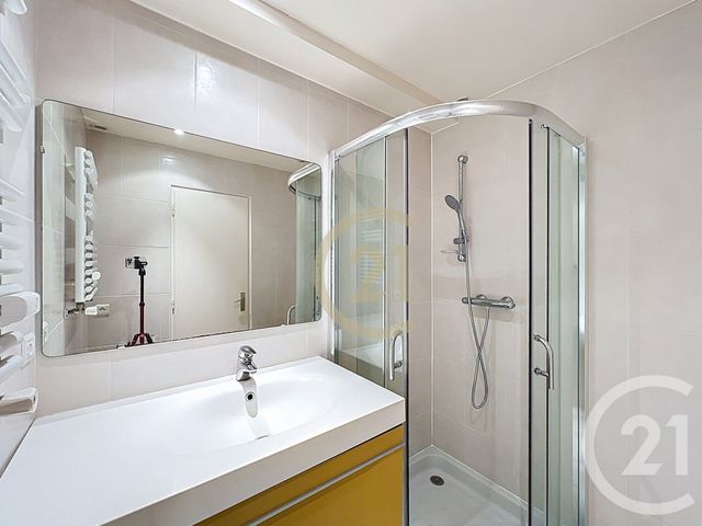 Appartement Studio &agrave; louer - 1 pi&egrave;ce - 45 m2 - Cannes La Bocca - 06 - PROVENCE-ALPES-COTE-D-AZUR