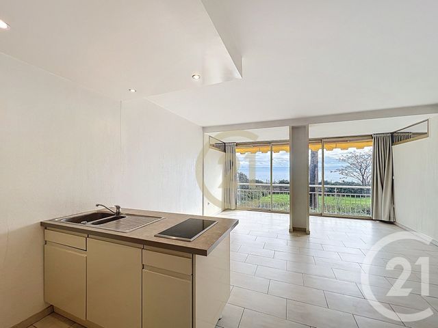 Appartement Studio &agrave; louer - 1 pi&egrave;ce - 45 m2 - Cannes La Bocca - 06 - PROVENCE-ALPES-COTE-D-AZUR
