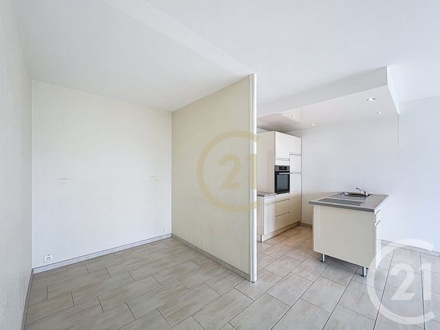 Appartement Studio &agrave; louer - 1 pi&egrave;ce - 45 m2 - Cannes La Bocca - 06 - PROVENCE-ALPES-COTE-D-AZUR