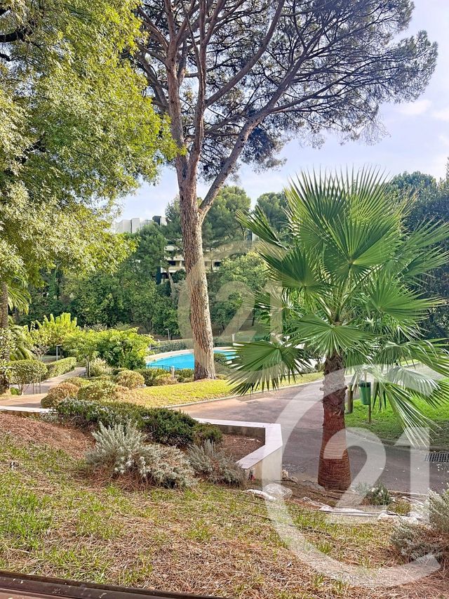 Appartement F4 &agrave; vendre - 4 pi&egrave;ces - 106 m2 - Cannes La Bocca - 06 - PROVENCE-ALPES-COTE-D-AZUR