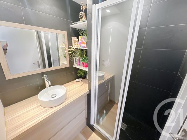 Appartement F4 &agrave; vendre - 4 pi&egrave;ces - 106 m2 - Cannes La Bocca - 06 - PROVENCE-ALPES-COTE-D-AZUR