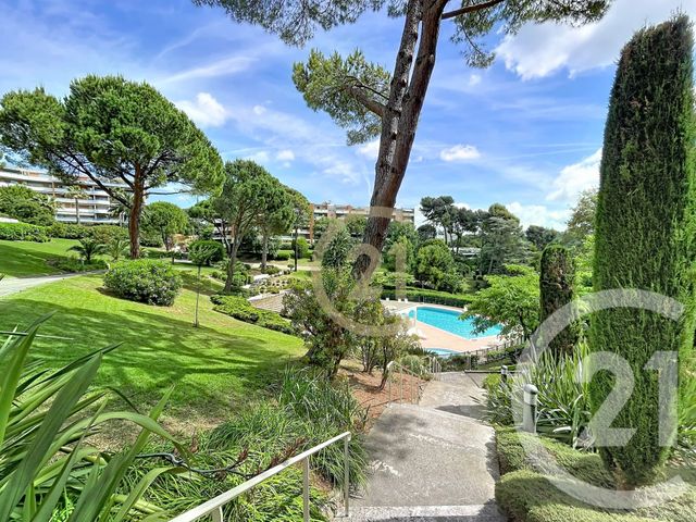 Appartement F3 &agrave; vendre - 3 pi&egrave;ces - 66 m2 - Cannes La Bocca - 06 - PROVENCE-ALPES-COTE-D-AZUR