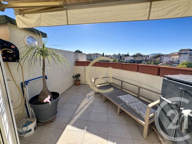 Appartement T3 à vendre - 3 pièces - 55,56 m2 - Cannes La Bocca - 06 - PROVENCE-ALPES-COTE-D-AZUR