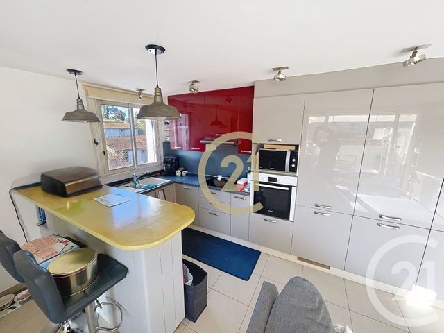 Appartement T3 à vendre - 3 pièces - 55,56 m2 - Cannes La Bocca - 06 - PROVENCE-ALPES-COTE-D-AZUR
