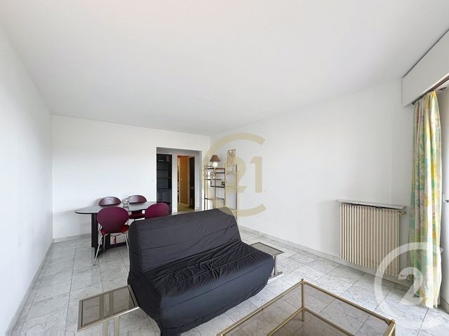 Appartement F2 &agrave; louer - 2 pi&egrave;ces - 59,77 m2 - Cannes La Bocca - 06 - PROVENCE-ALPES-COTE-D-AZUR