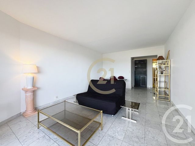 Appartement F2 &agrave; louer - 2 pi&egrave;ces - 59,77 m2 - Cannes La Bocca - 06 - PROVENCE-ALPES-COTE-D-AZUR