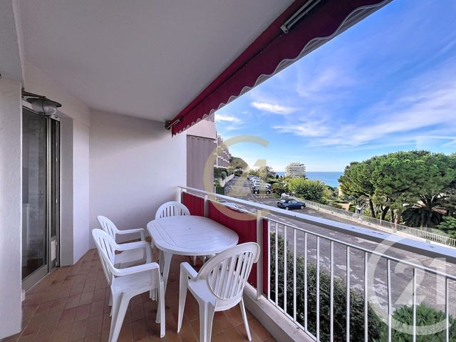 Appartement F2 &agrave; louer - 2 pi&egrave;ces - 59,77 m2 - Cannes La Bocca - 06 - PROVENCE-ALPES-COTE-D-AZUR