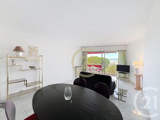 Appartement F2 &agrave; louer - 2 pi&egrave;ces - 59,77 m2 - Cannes La Bocca - 06 - PROVENCE-ALPES-COTE-D-AZUR