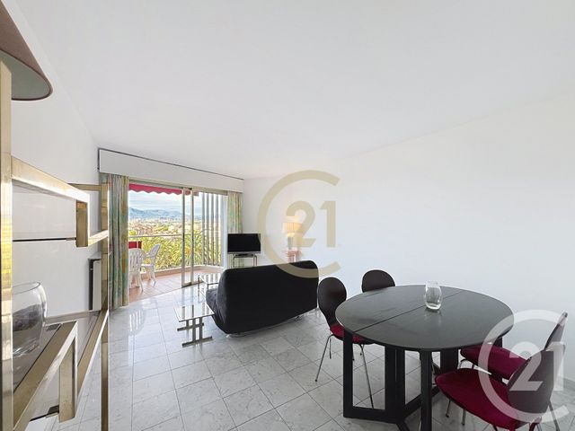 Appartement F2 &agrave; louer - 2 pi&egrave;ces - 59,77 m2 - Cannes La Bocca - 06 - PROVENCE-ALPES-COTE-D-AZUR