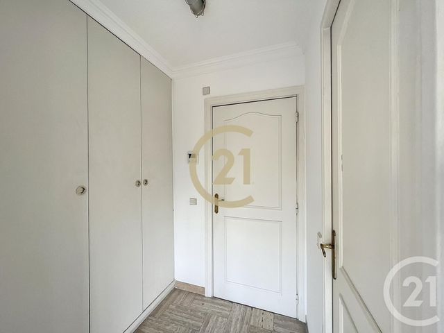 Appartement Studio &agrave; louer - 1 pi&egrave;ce - 19,30 m2 - Mandelieu La Napoule - 06 - PROVENCE-ALPES-COTE-D-AZUR