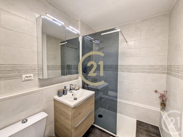 Appartement F1 &agrave; louer - 1 pi&egrave;ce - 26,37 m2 - Cannes La Bocca - 06 - PROVENCE-ALPES-COTE-D-AZUR