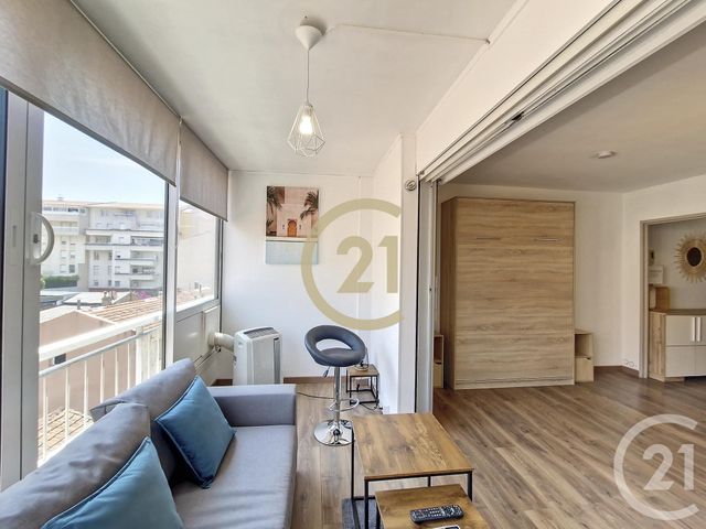 Appartement F1 &agrave; louer - 1 pi&egrave;ce - 26,37 m2 - Cannes La Bocca - 06 - PROVENCE-ALPES-COTE-D-AZUR