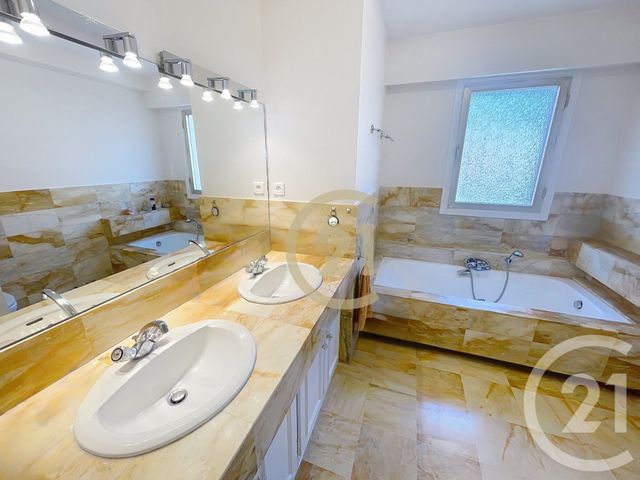 Appartement F4 &agrave; vendre - 4 pi&egrave;ces - 118,70 m2 - Mandelieu La Napoule - 06 - PROVENCE-ALPES-COTE-D-AZUR