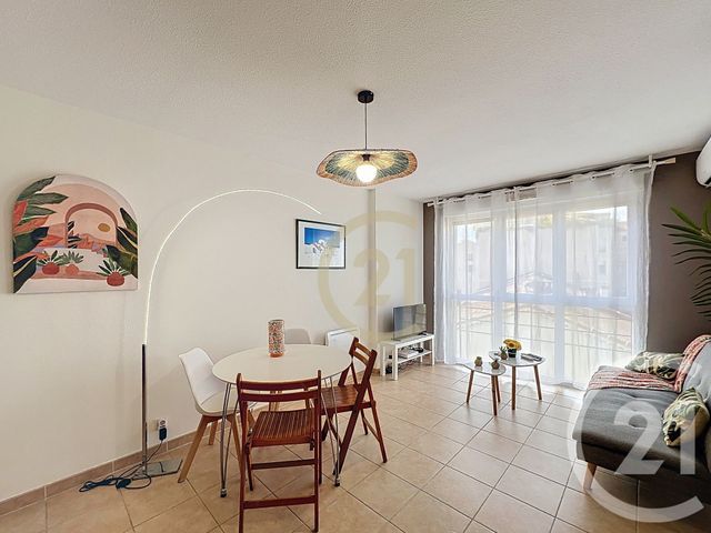 Appartement T2 &agrave; louer - 2 pi&egrave;ces - 42 m2 - Cannes La Bocca - 06 - PROVENCE-ALPES-COTE-D-AZUR