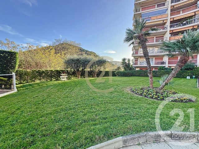 Appartement F2 &agrave; louer - 2 pi&egrave;ces - 38 m2 - Mandelieu La Napoule - 06 - PROVENCE-ALPES-COTE-D-AZUR