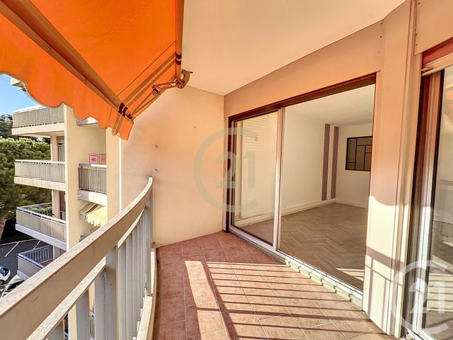 Appartement F2 &agrave; louer - 2 pi&egrave;ces - 38 m2 - Mandelieu La Napoule - 06 - PROVENCE-ALPES-COTE-D-AZUR