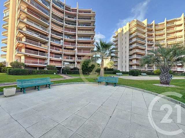 Appartement F2 &agrave; louer - 2 pi&egrave;ces - 38 m2 - Mandelieu La Napoule - 06 - PROVENCE-ALPES-COTE-D-AZUR