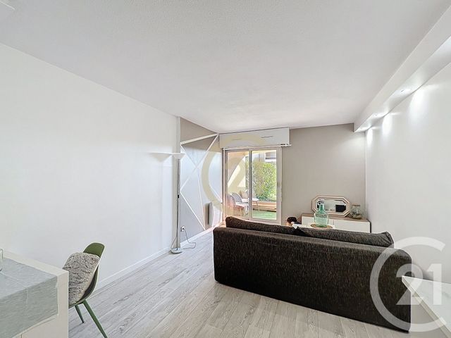 Appartement Studio &agrave; louer - 1 pi&egrave;ce - 25,88 m2 - Vallauris - 06 - PROVENCE-ALPES-COTE-D-AZUR