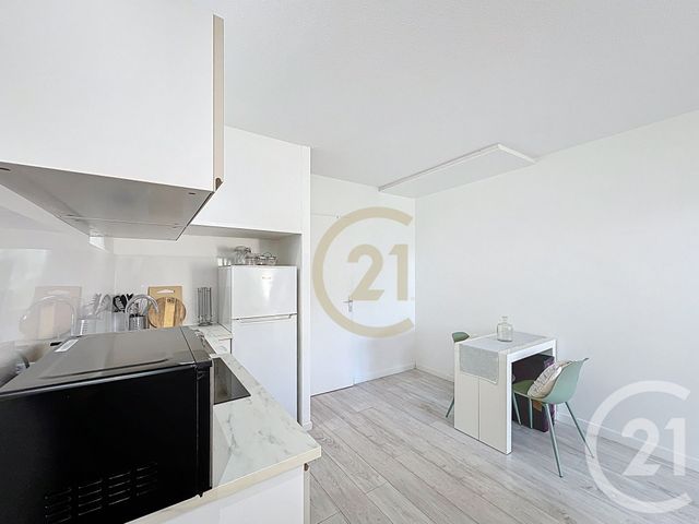 Appartement Studio &agrave; louer - 1 pi&egrave;ce - 25,88 m2 - Vallauris - 06 - PROVENCE-ALPES-COTE-D-AZUR