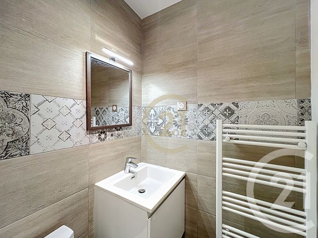 Appartement Studio &agrave; louer - 1 pi&egrave;ce - 25,88 m2 - Vallauris - 06 - PROVENCE-ALPES-COTE-D-AZUR