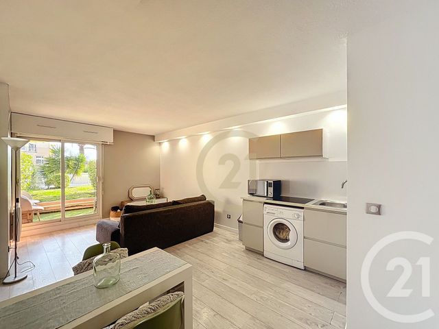 Appartement Studio &agrave; louer - 1 pi&egrave;ce - 25,88 m2 - Vallauris - 06 - PROVENCE-ALPES-COTE-D-AZUR
