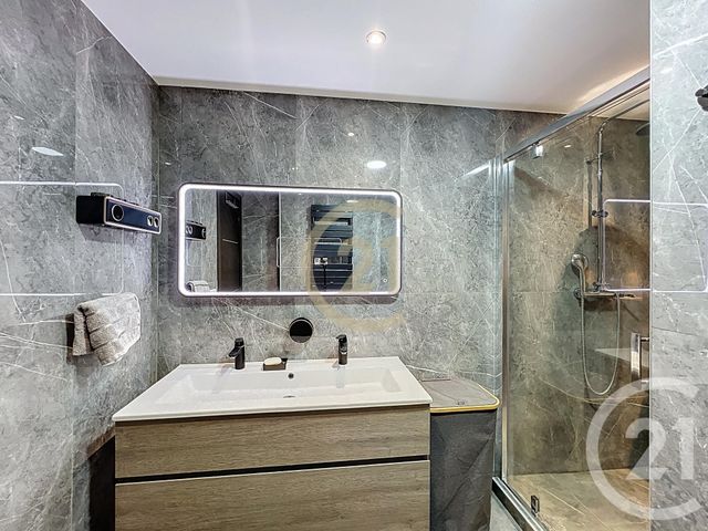 Appartement F4 &agrave; louer - 4 pi&egrave;ces - 91,86 m2 - Cannes La Bocca - 06 - PROVENCE-ALPES-COTE-D-AZUR