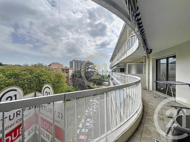 Appartement F4 &agrave; louer - 4 pi&egrave;ces - 91,86 m2 - Cannes La Bocca - 06 - PROVENCE-ALPES-COTE-D-AZUR