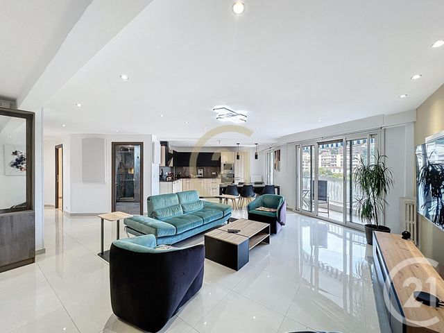 Appartement F4 &agrave; louer - 4 pi&egrave;ces - 91,86 m2 - Cannes La Bocca - 06 - PROVENCE-ALPES-COTE-D-AZUR