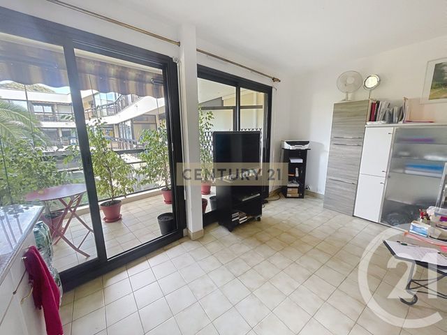 Appartement F1 &agrave; vendre - 1 pi&egrave;ce - 28,48 m2 - Mandelieu La Napoule - 06 - PROVENCE-ALPES-COTE-D-AZUR