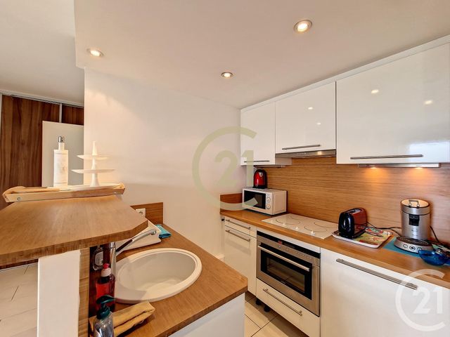 Appartement F2 &agrave; louer - 2 pi&egrave;ces - 42 m2 - Cannes La Bocca - 06 - PROVENCE-ALPES-COTE-D-AZUR