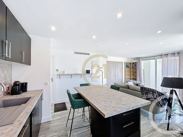 Appartement T2 &agrave; louer - 2 pi&egrave;ces - 42,37 m2 - Cannes La Bocca - 06 - PROVENCE-ALPES-COTE-D-AZUR