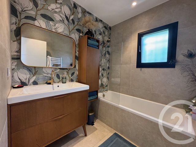 Maison &agrave; louer - 5 pi&egrave;ces - 113,49 m2 - Mougins - 06 - PROVENCE-ALPES-COTE-D-AZUR